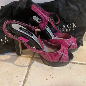 White House Black Market Platform Sandal Size 6.5